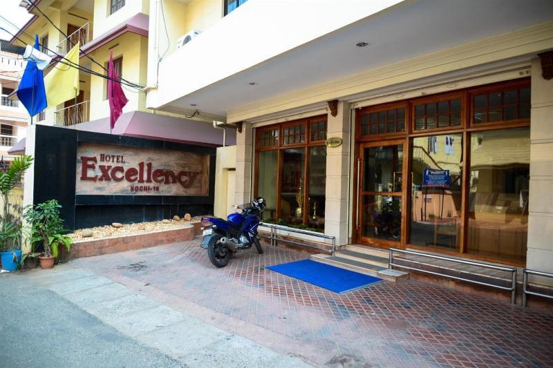 Hotel Excellency Kochi Bagian luar foto