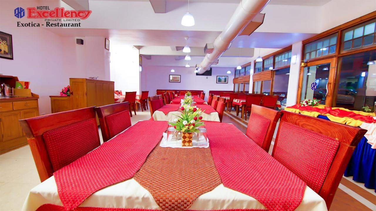 Hotel Excellency Kochi Bagian luar foto