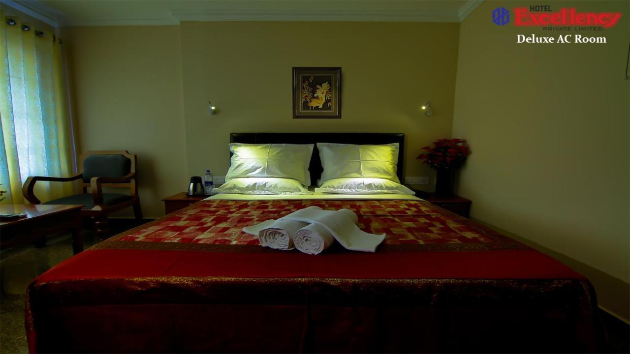 Hotel Excellency Kochi Bagian luar foto