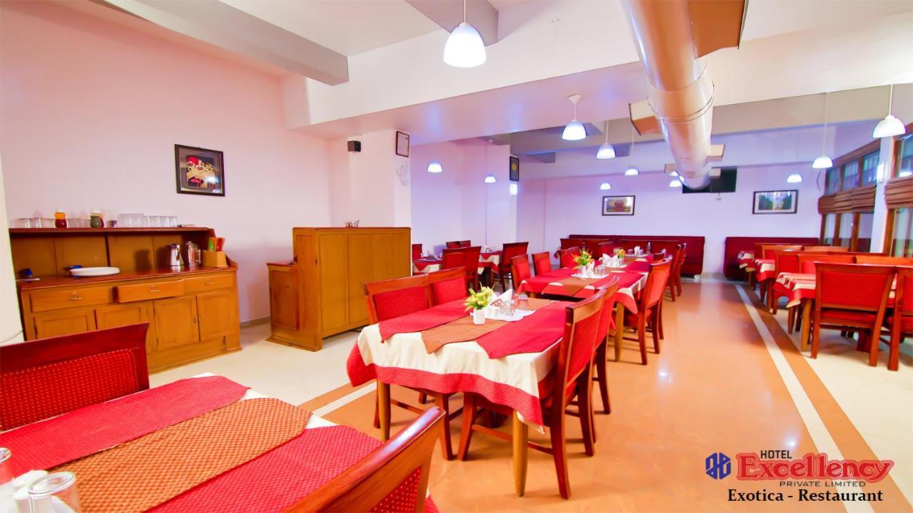 Hotel Excellency Kochi Bagian luar foto