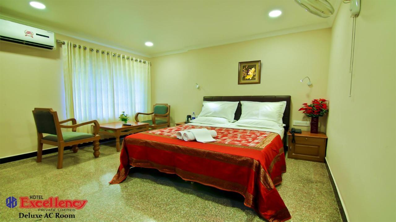 Hotel Excellency Kochi Bagian luar foto