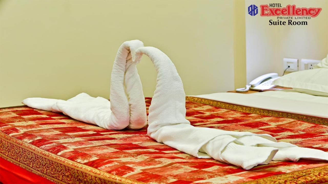 Hotel Excellency Kochi Bagian luar foto